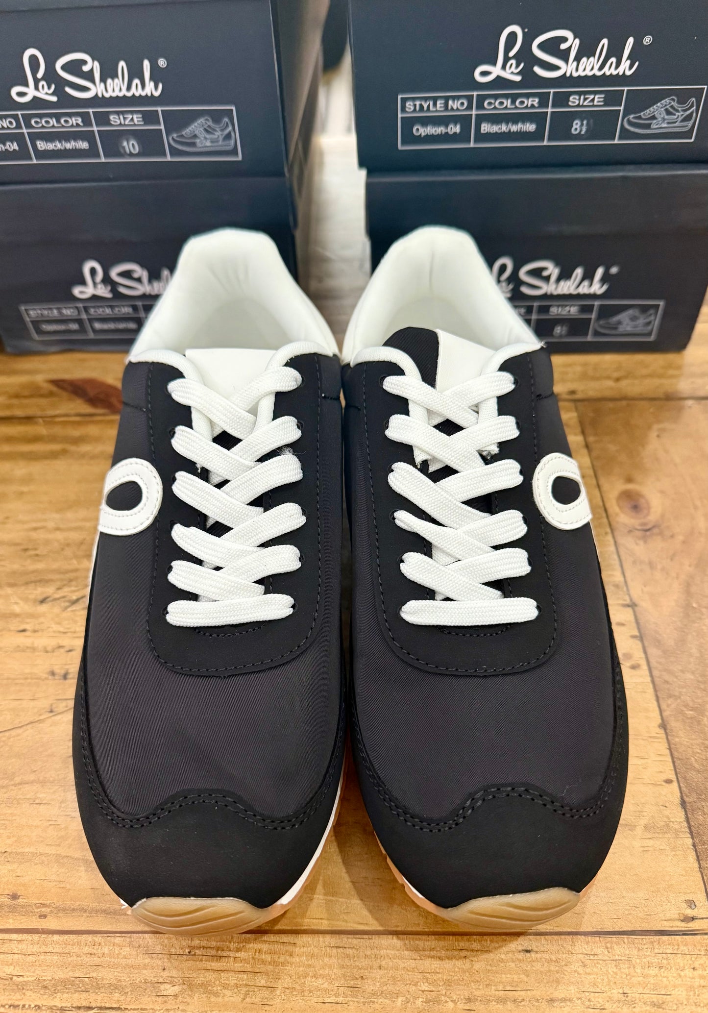 Black & White Sneaker