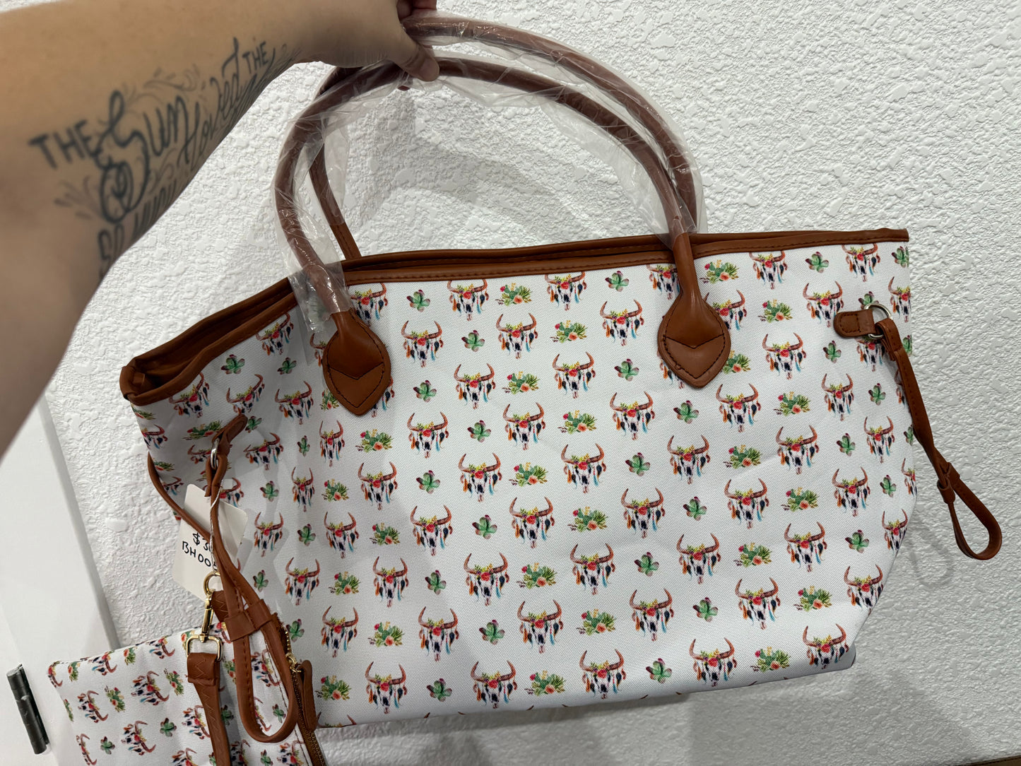 White Bull Skull Tote w matching toiletry bag