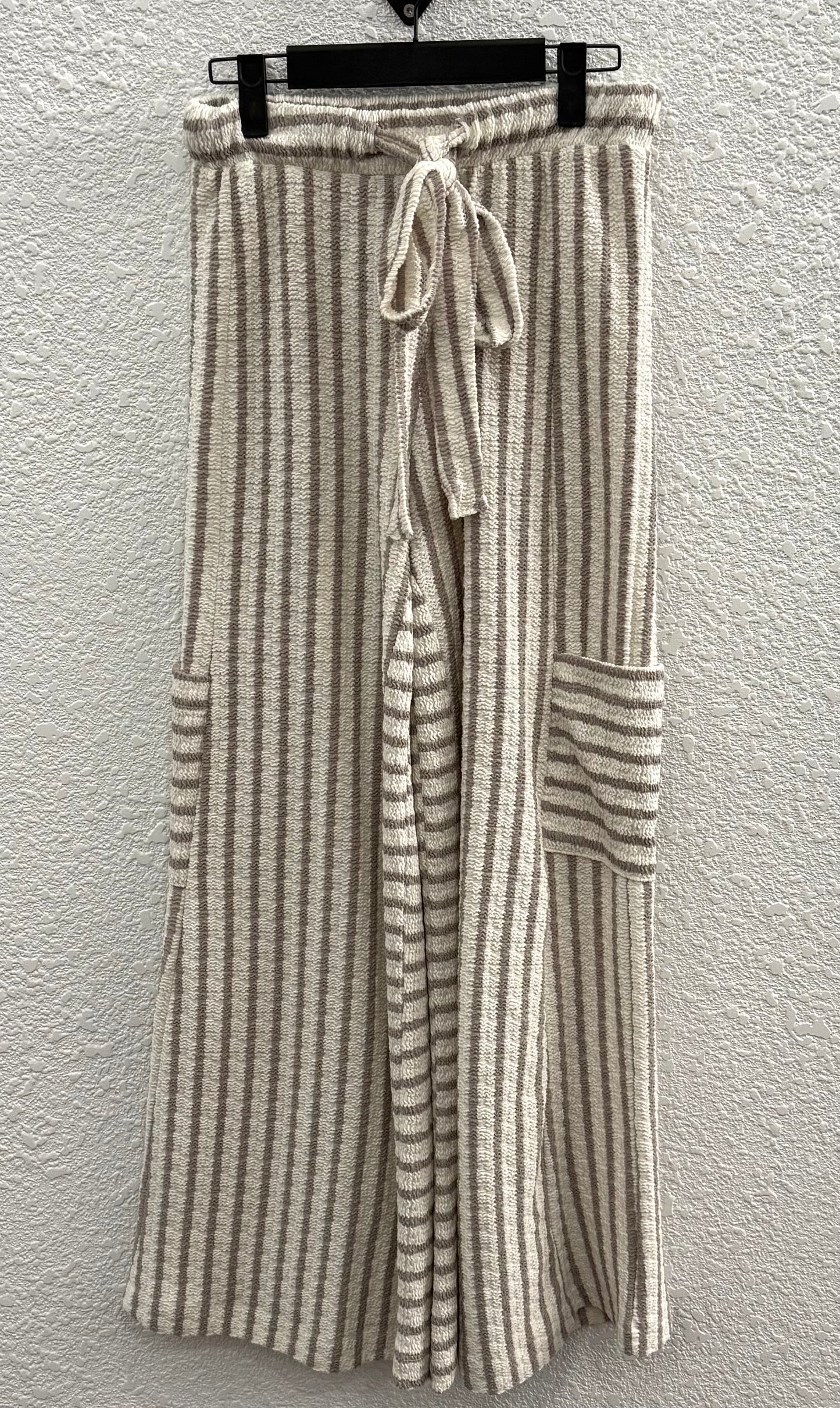 STRIPE WIDE LEG PANTS