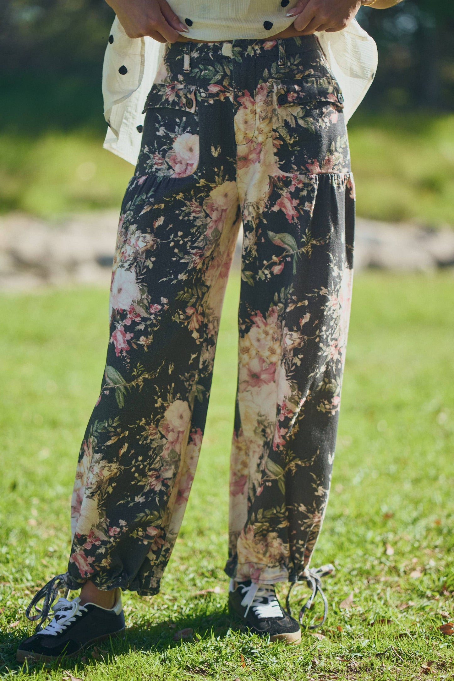 PLUS FLORAL PRINT DENIM WIDE MID HIGH WAIST PANT