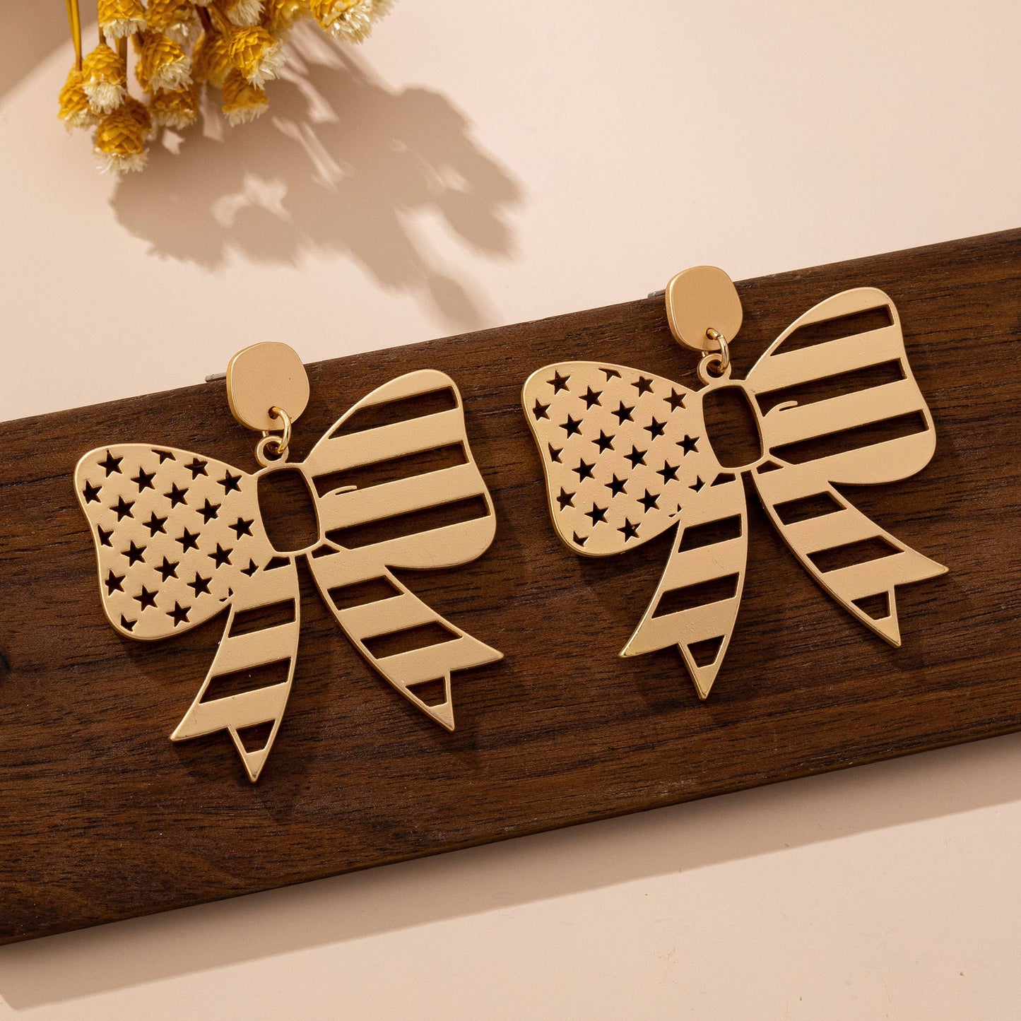 Fourth of July Star Stripe Bow Matte Gold Earrings | 80E6181
