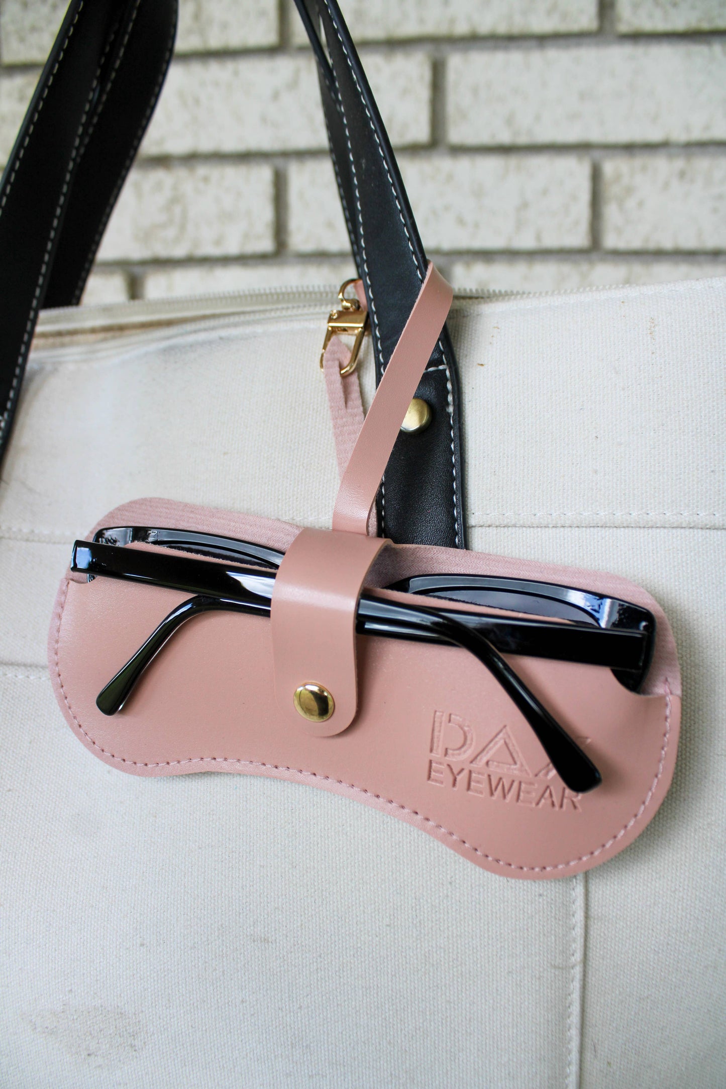 Dax Sunglasses Clutch