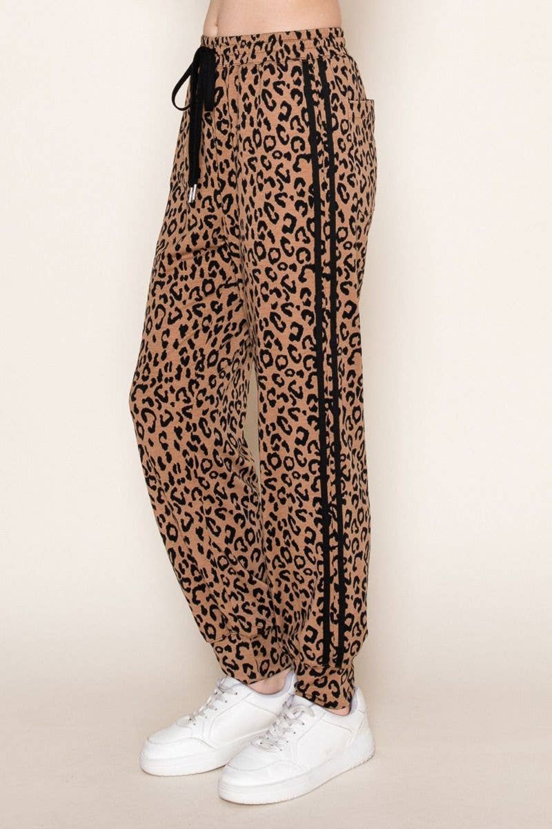 P80291 High Waisted Leopard Print Knit Joggers