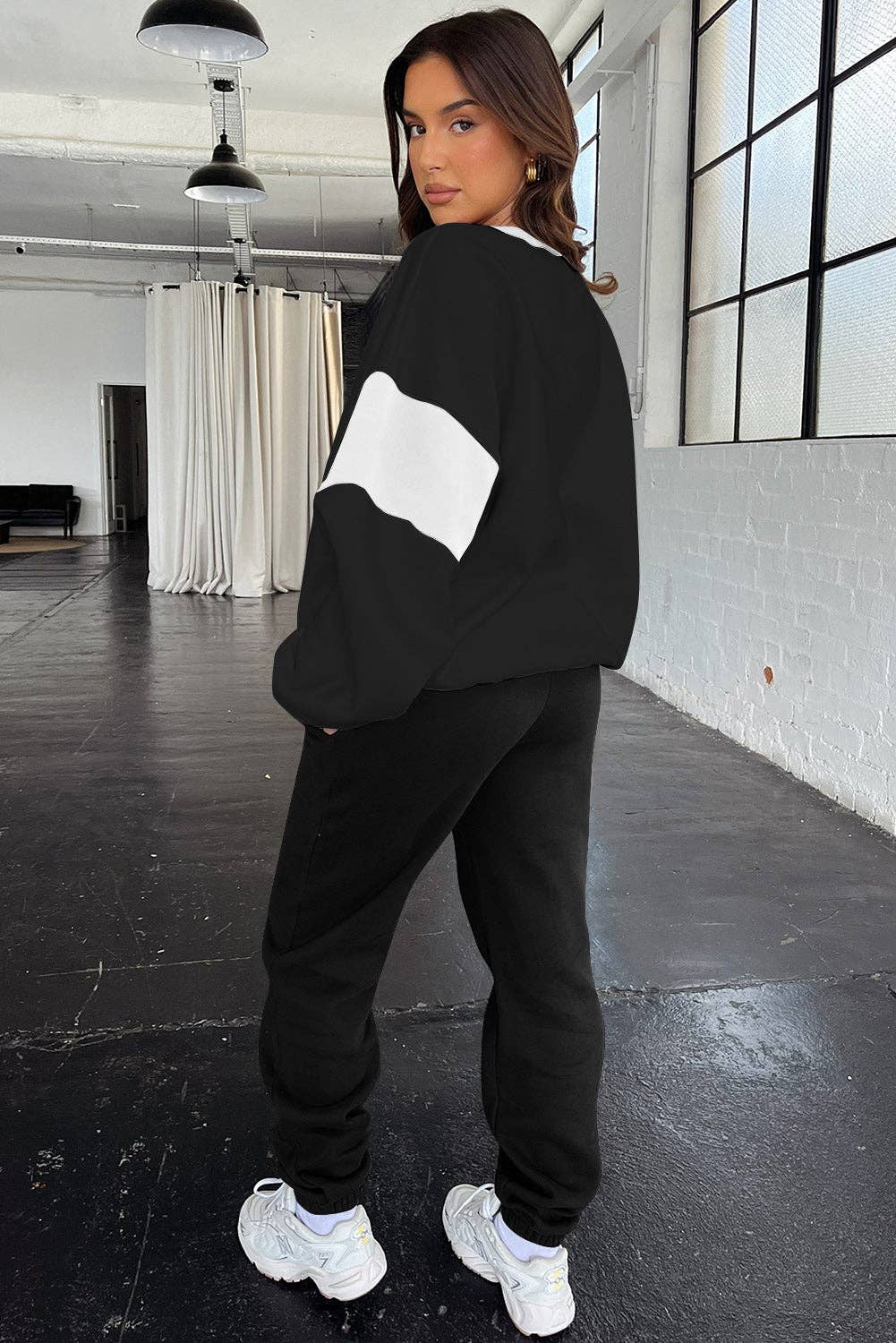 Women’s Colorblock Sweatshirt and Joggers 2 Piece Set