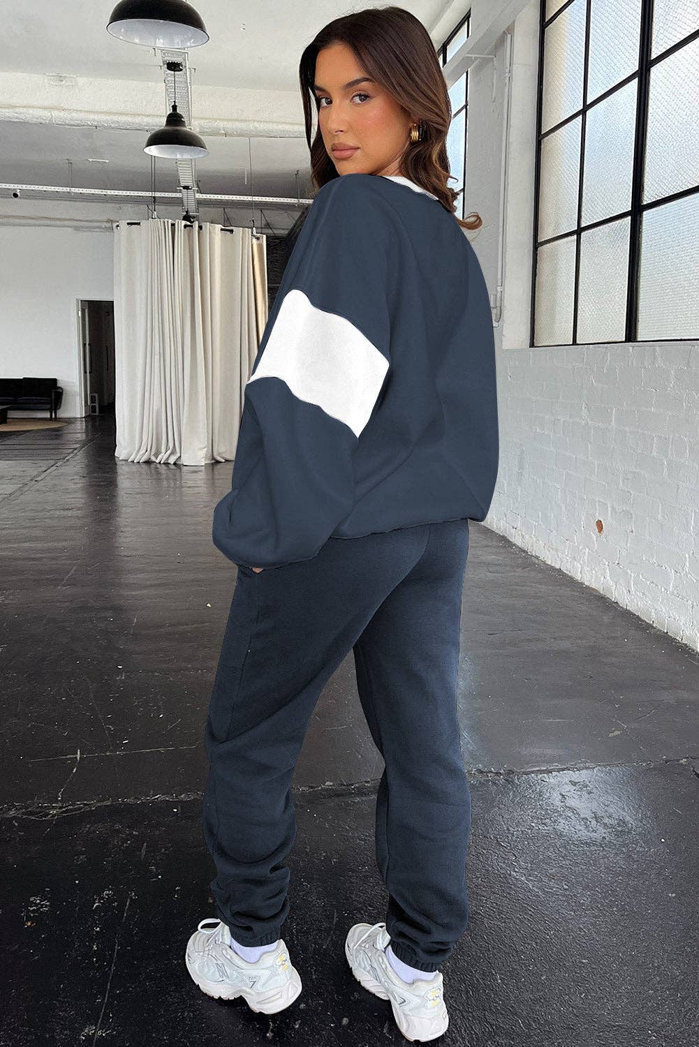 Women’s Colorblock Sweatshirt and Joggers 2 Piece Set