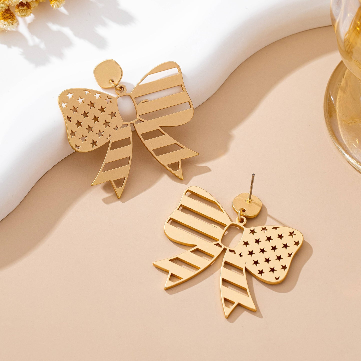 Fourth of July Star Stripe Bow Matte Gold Earrings | 80E6181