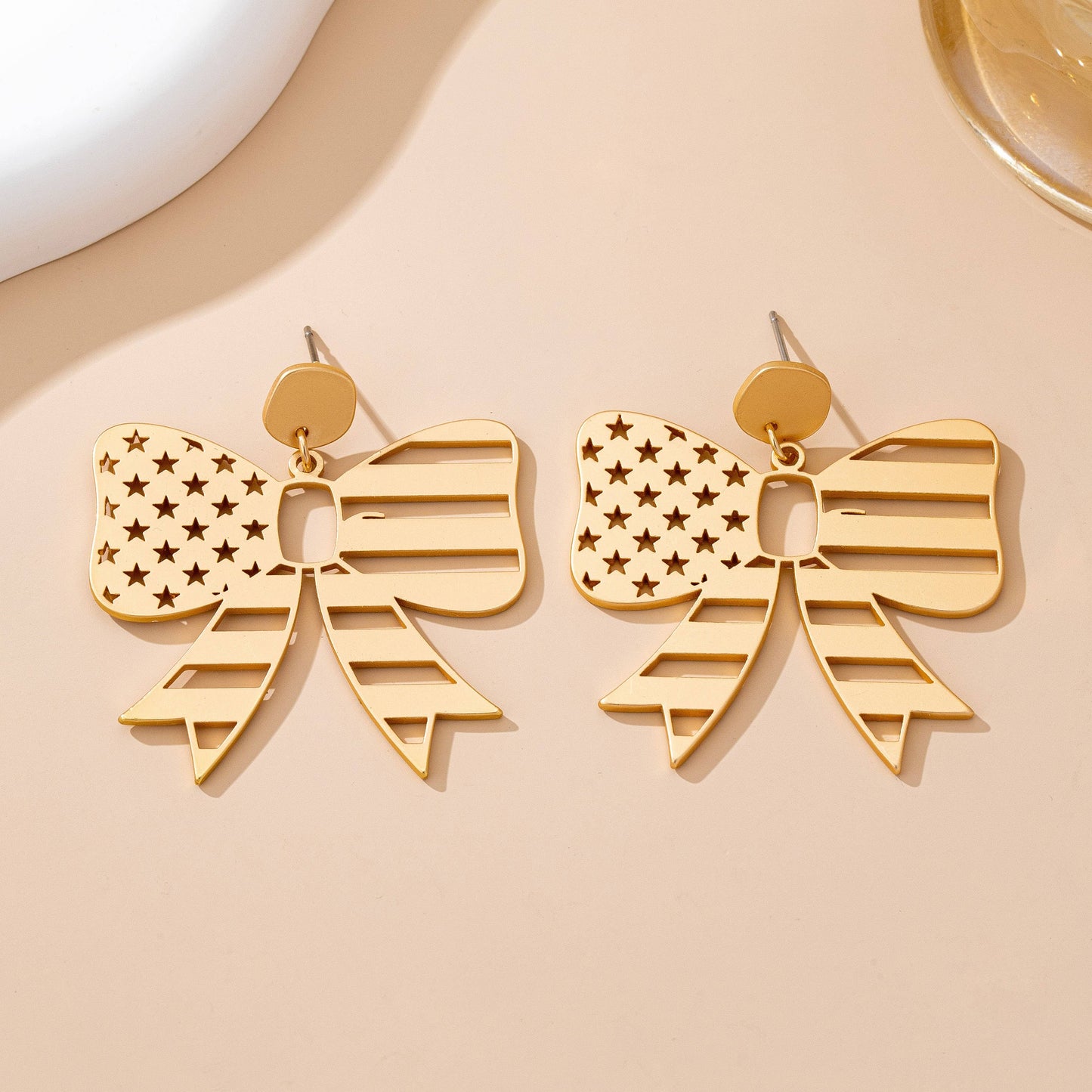 Fourth of July Star Stripe Bow Matte Gold Earrings | 80E6181