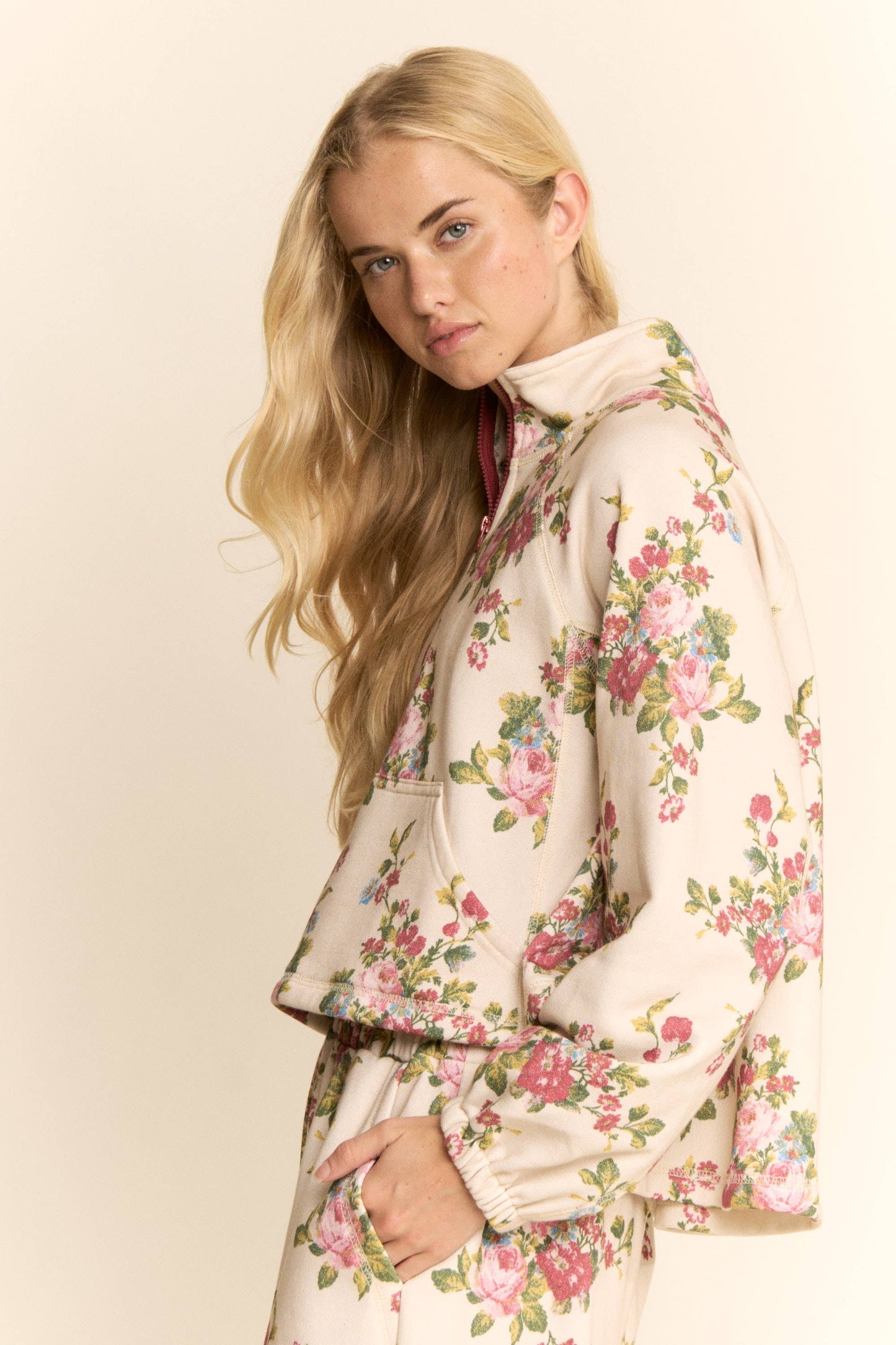 PLUS FLOWER SPORTS TOP ELASTIC WAIST PANTS SET