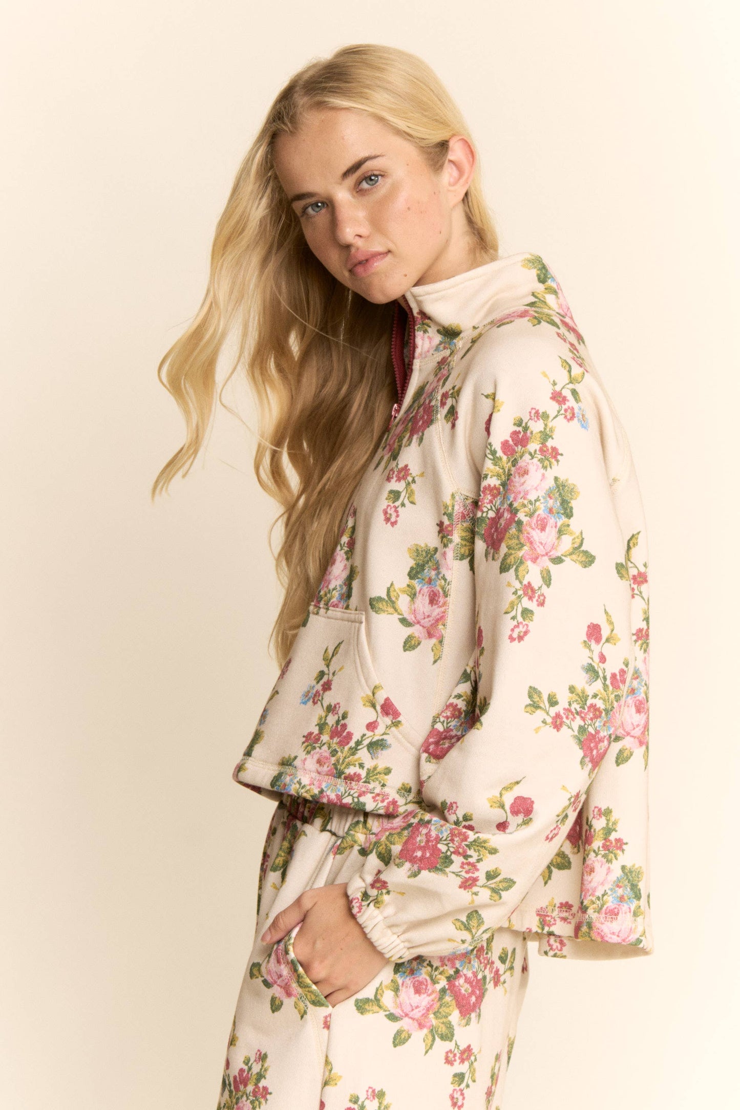 FLOWER BOUQUET SPORT TOP ELASTIC WAIST PANTS SET