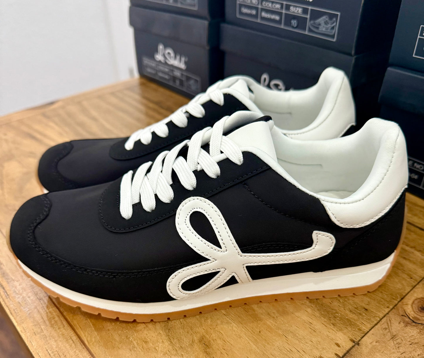 Black & White Sneaker