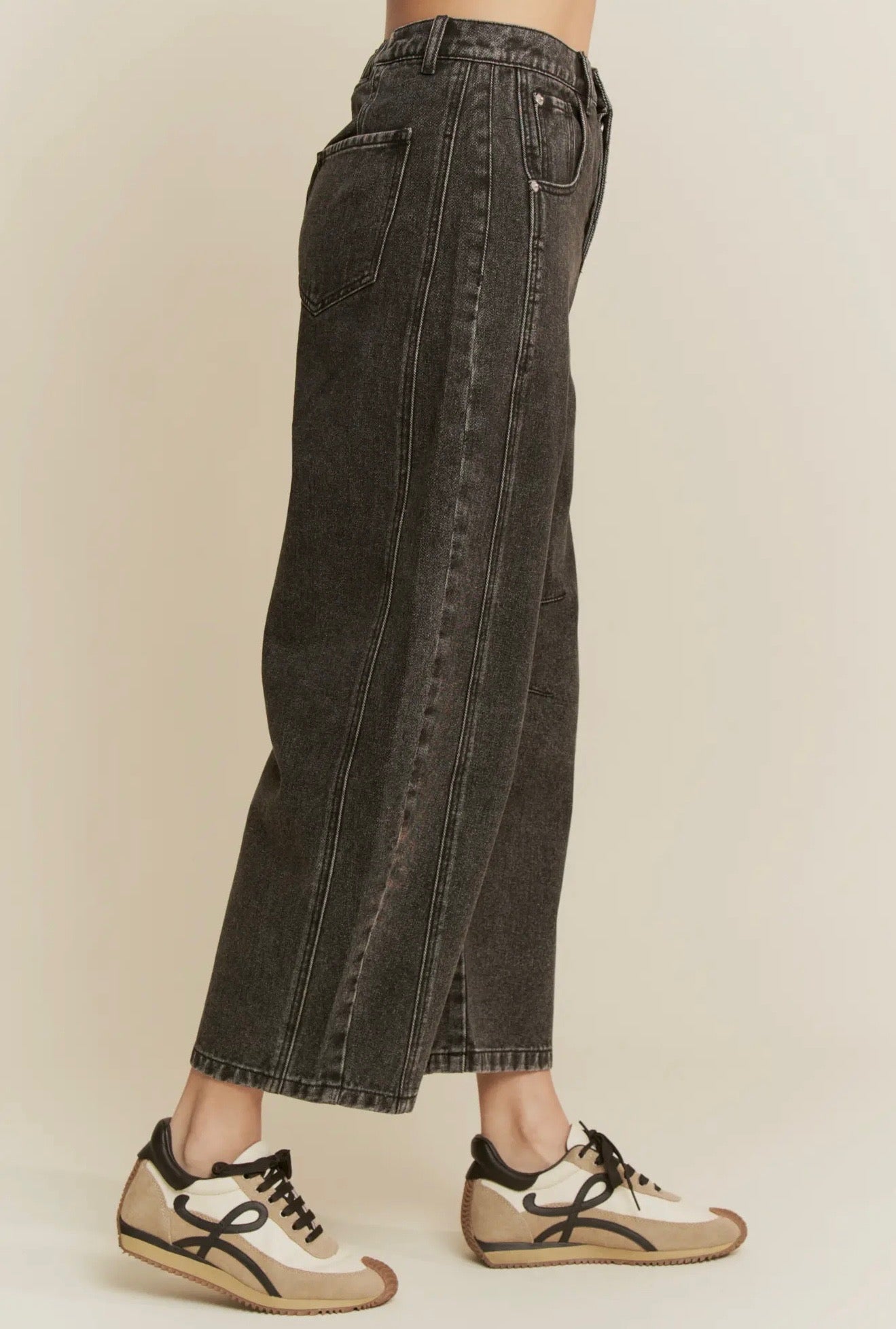 Black barrel jeans