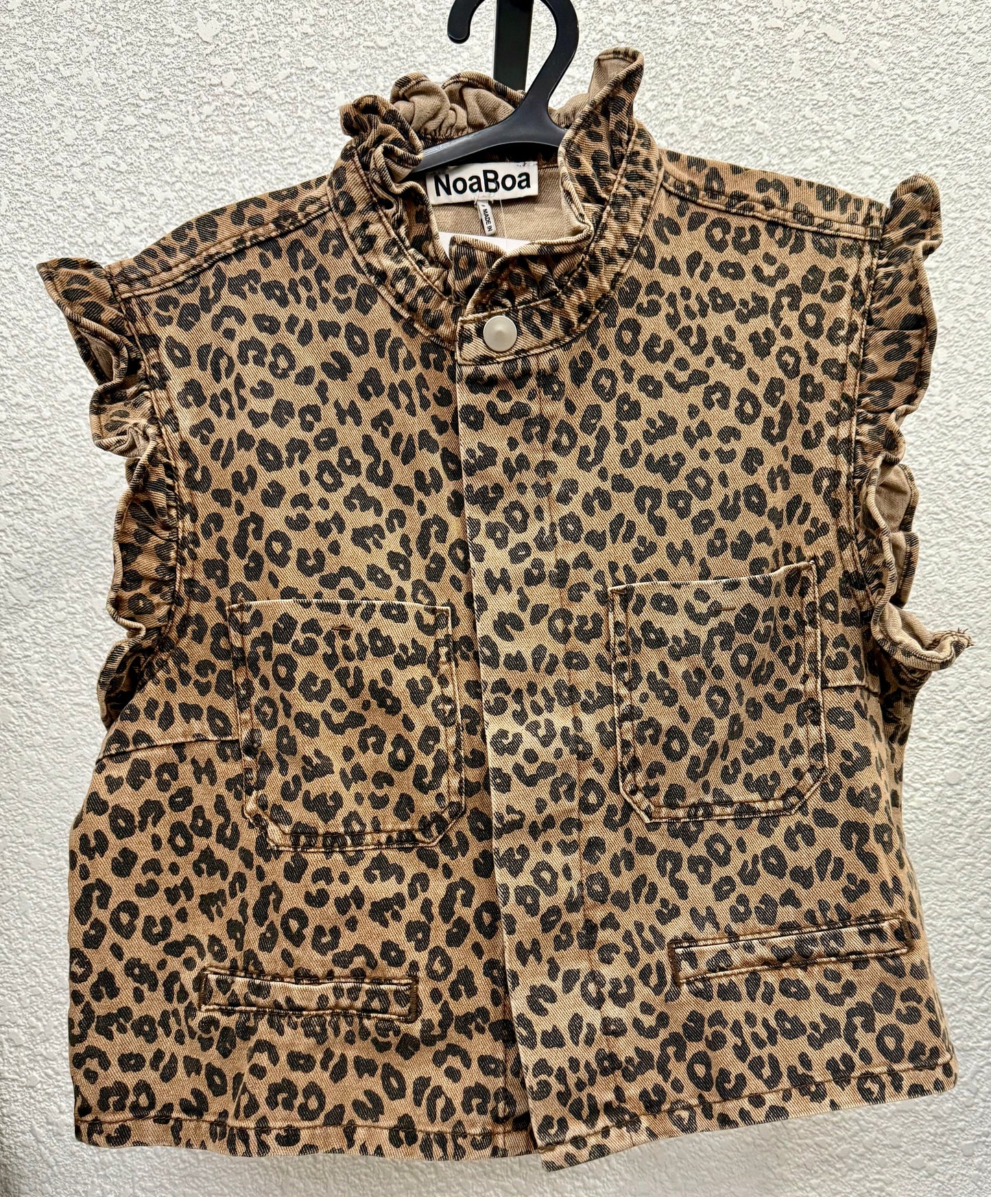 Leopard vest ruffle