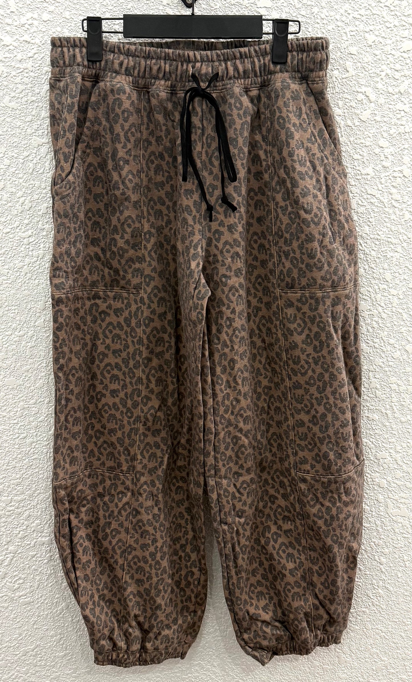 Elastic waist & ankle leopard print barrel pants