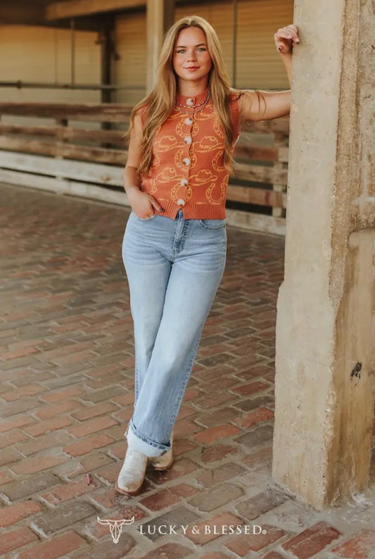 Light wash cuffed straight jeans  ￼