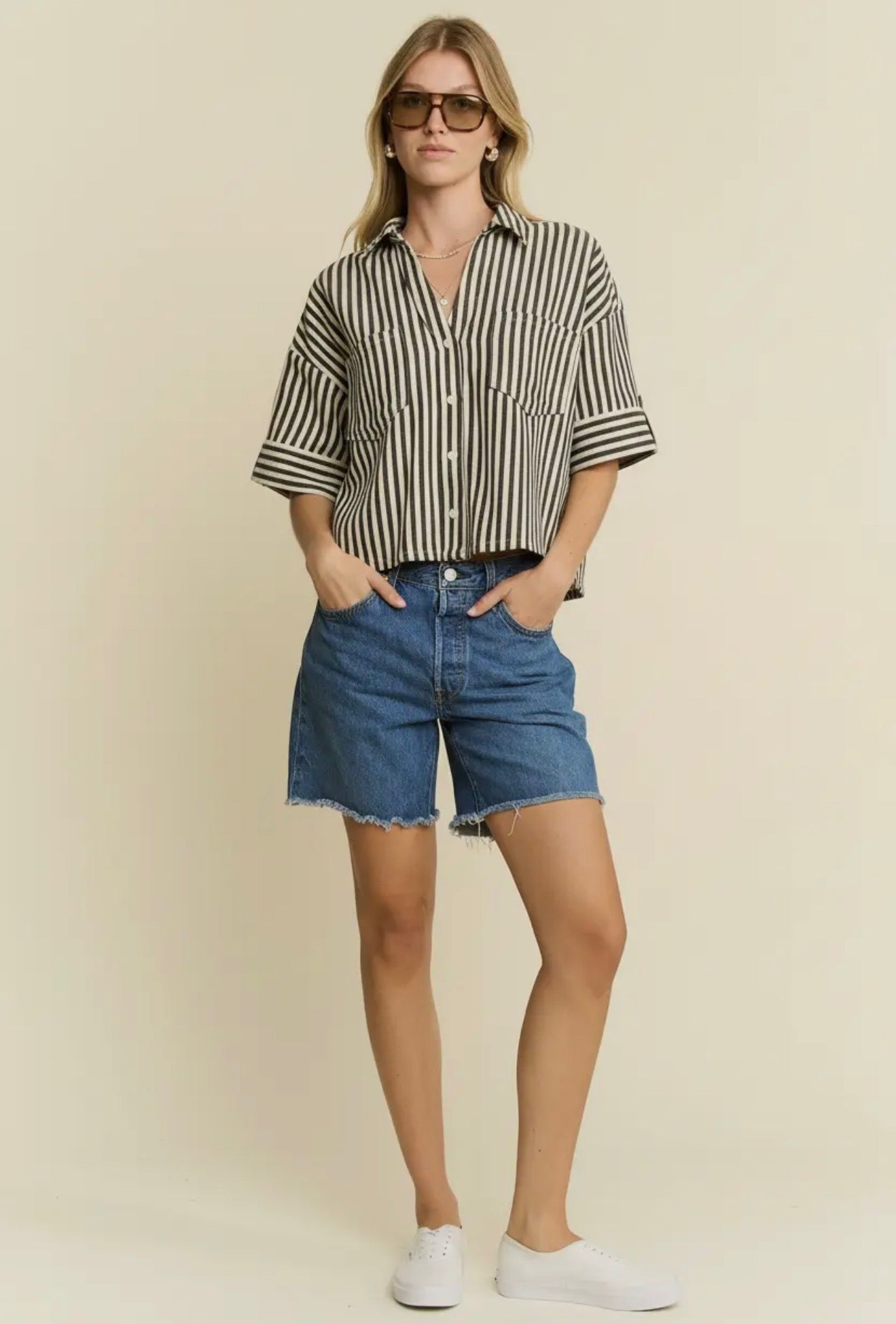 Stripe collar short sleeve shirt