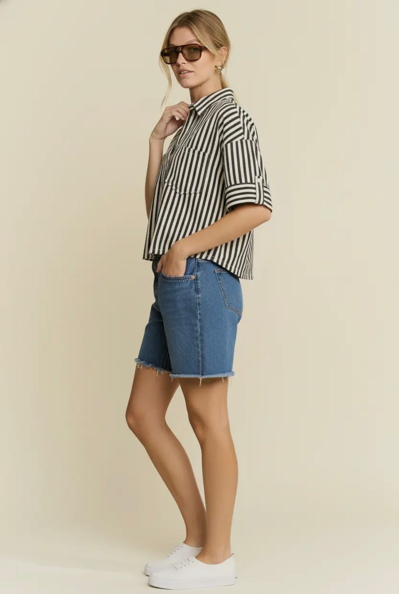 Stripe collar short sleeve shirt