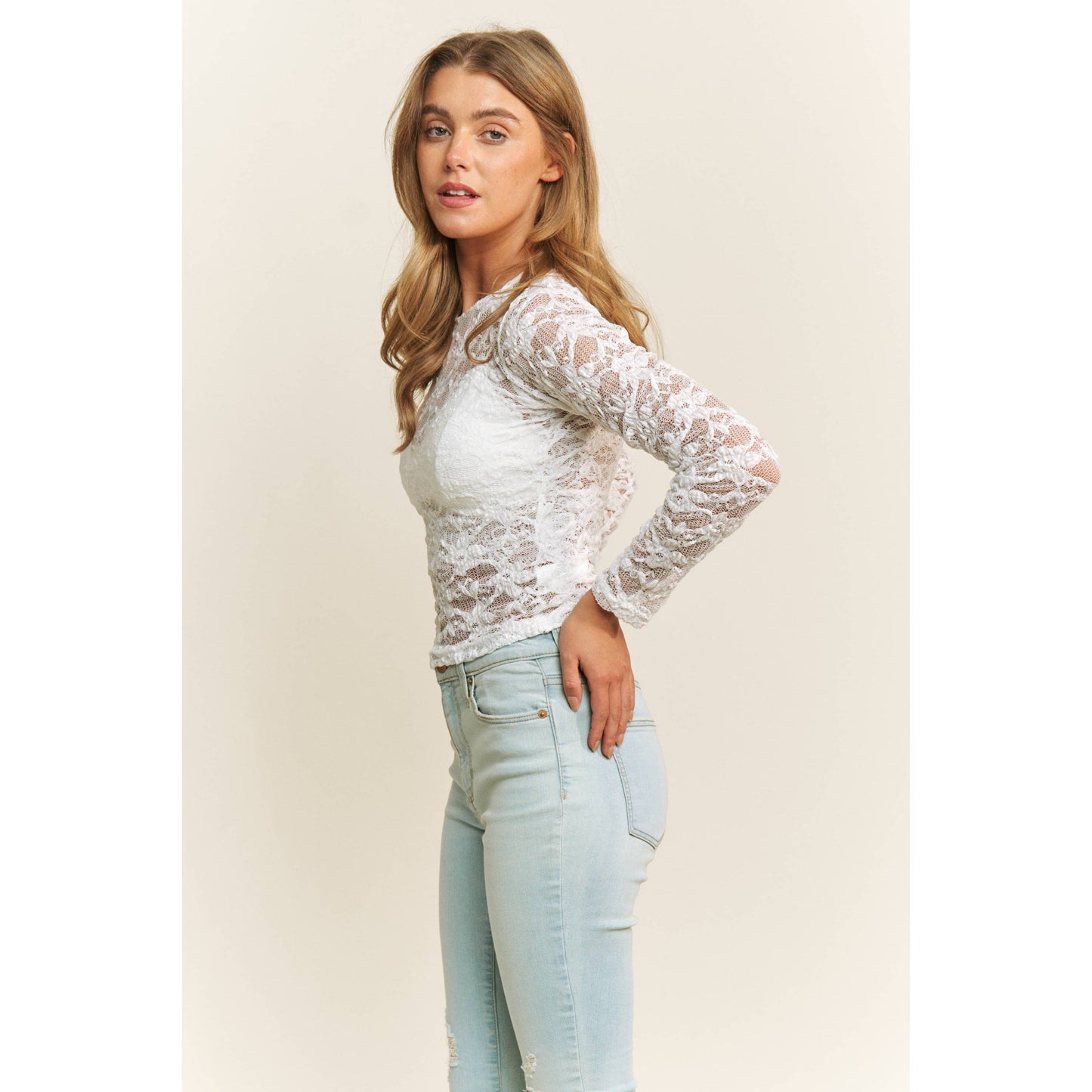 CHIC FLORAL LACE ROUND NECK DESIGN LONG SLEEVE FITTED TOP