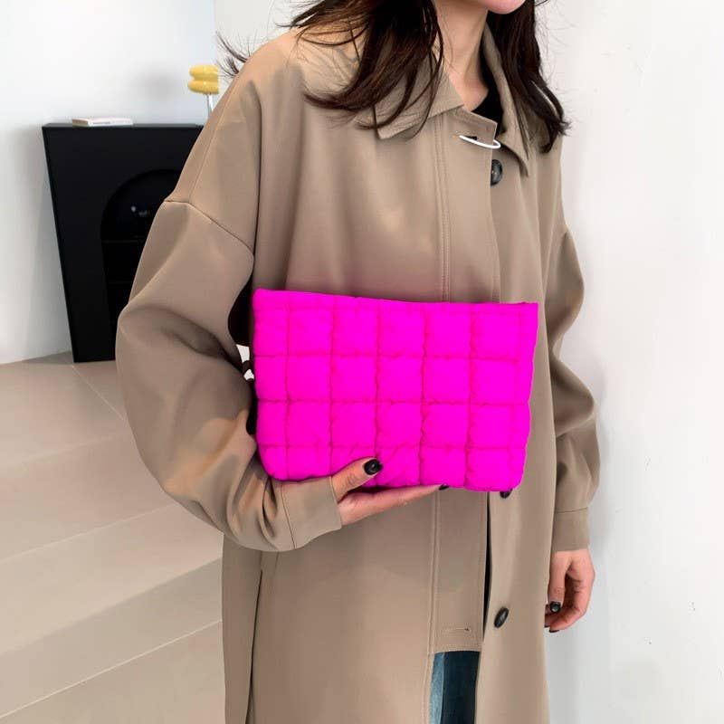 QUILTED PUFFY COSMETIC MAKEUP POUCH CLUTCH BAG | 40P538