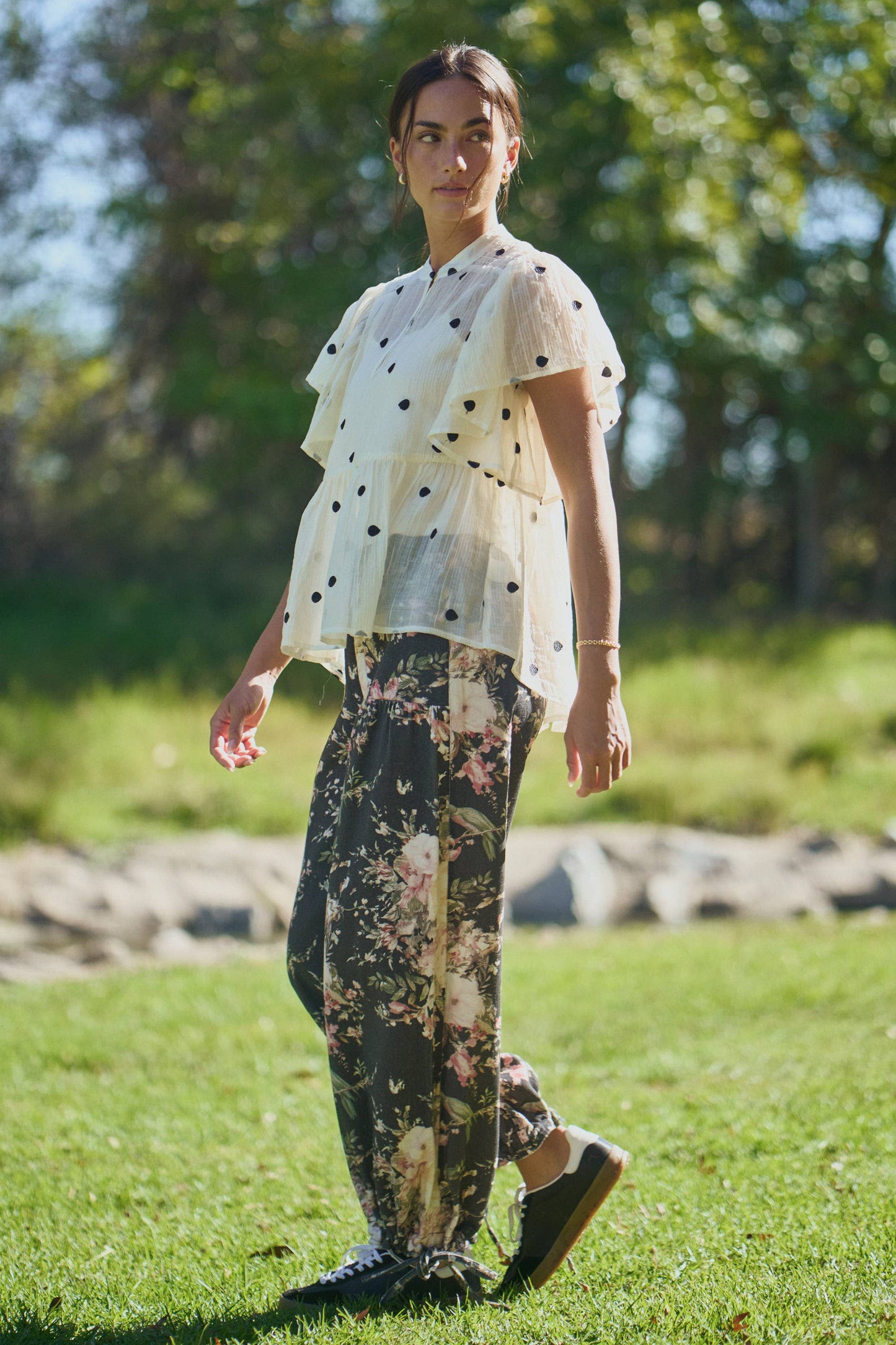 PLUS FLORAL PRINT DENIM WIDE MID HIGH WAIST PANT